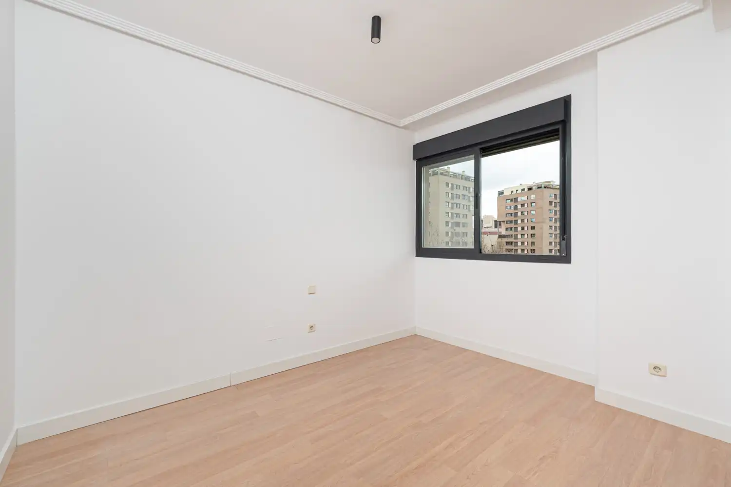 Habitación de Piso en venta en Madrid con Trastero