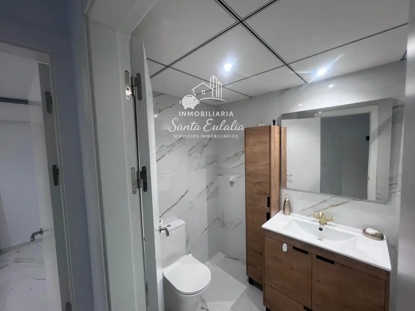 Baño de Piso en venta en Mérida con Aire acondicionado, Terraza y Horno