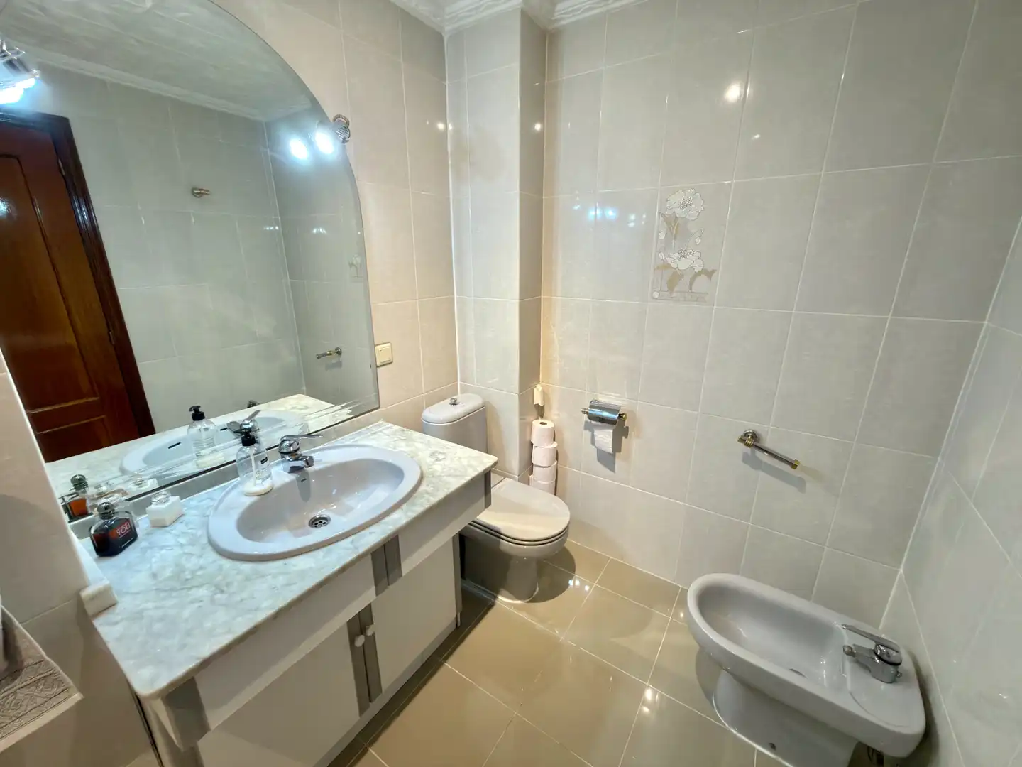Baño de Piso de alquiler en Xirivella con Aire acondicionado, Calefacción y Terraza