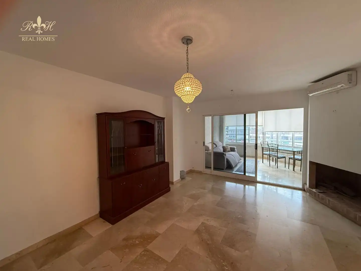 Wohnzimmer von Wohnung zur Miete in L'Alfàs del Pi mit Klimaanlage, Terrasse und Schwimmbad