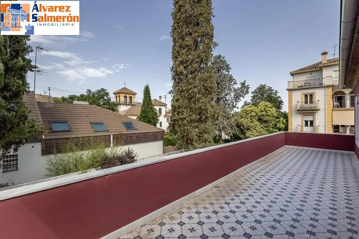 Terrassa de Casa o xalet en venda en Granada amb Aire condicionat, Jardí privat i Terrassa