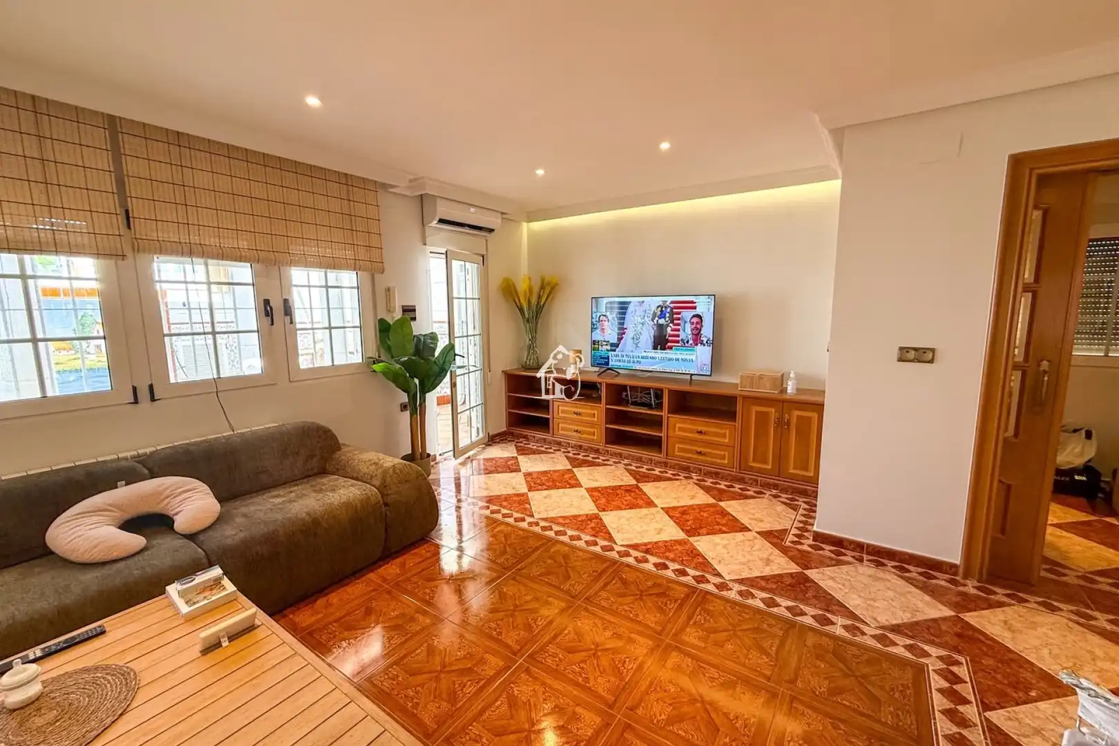 Wohnzimmer von Dachboden zur Miete in Torrevieja mit Klimaanlage, Privatgarten und Terrasse
