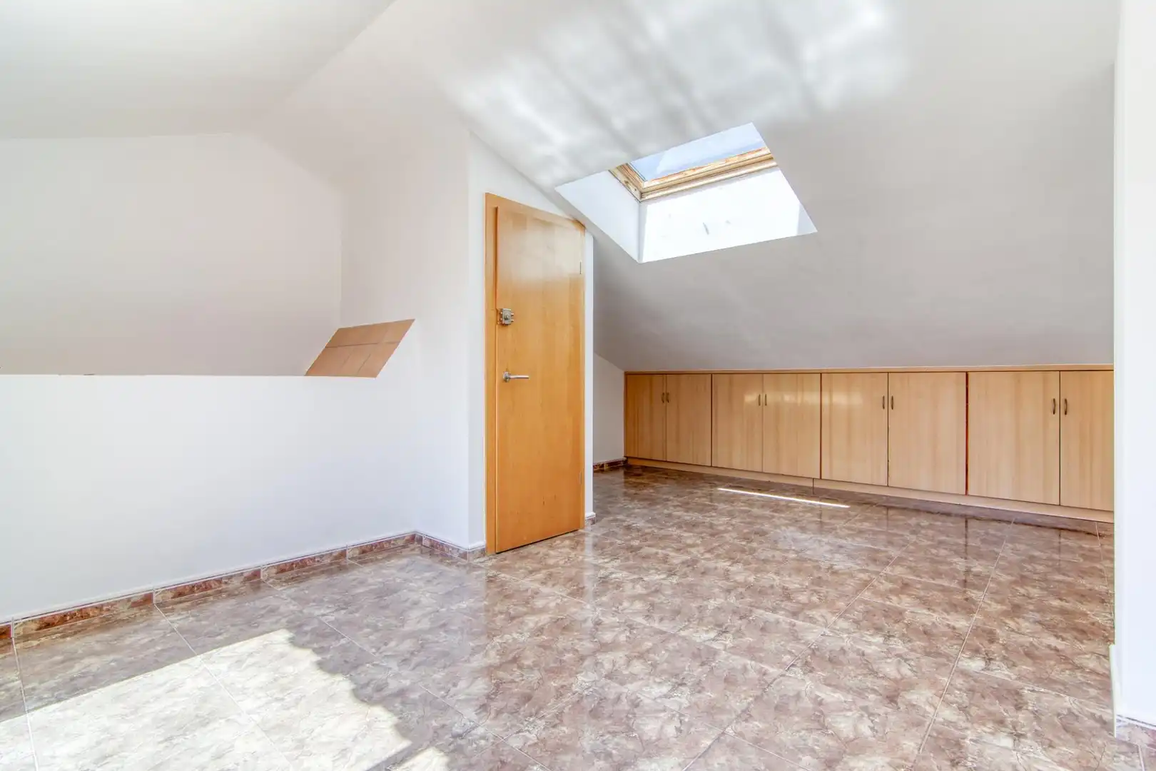 Casa adosada en venta en Figueres con Calefacción, Jardín privado y Balcón
