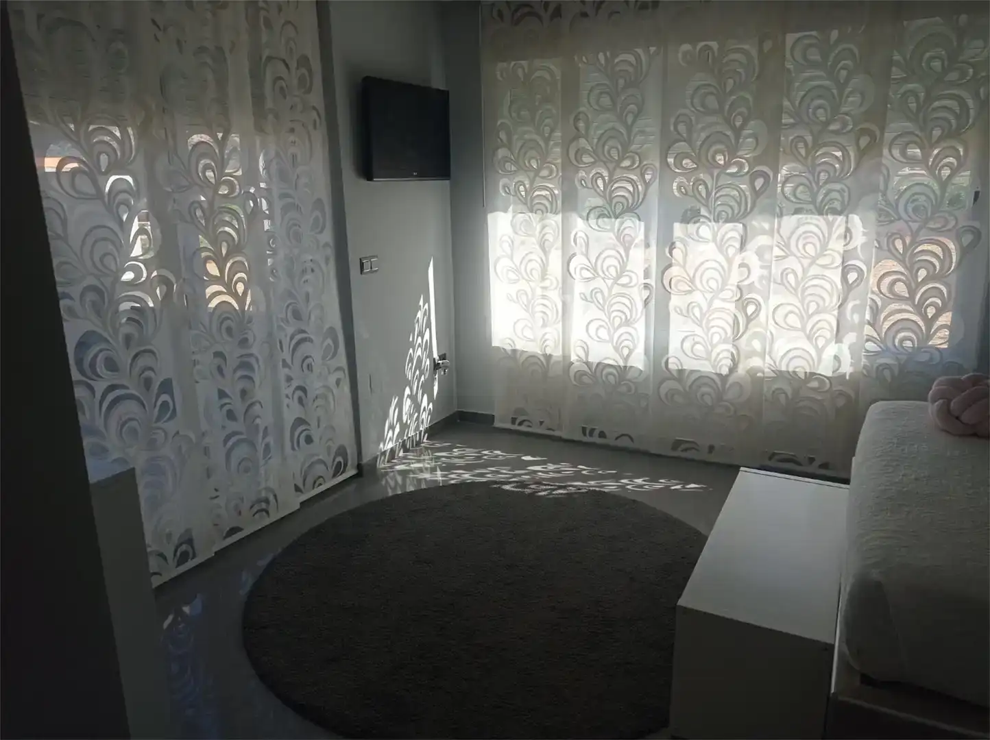 Dormitori de Casa adosada en venda en Alfarnate amb Jardí privat, Traster i Moblat