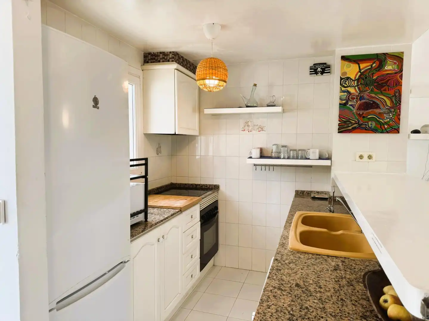Küche von Einfamilien-Reihenhaus zum Verkauf in Dénia mit Klimaanlage, Privatgarten und Terrasse