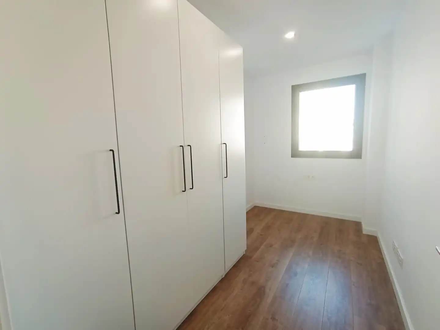 Bedroom of Flat for rent in Terrassa  with Air Conditioner and Heating
