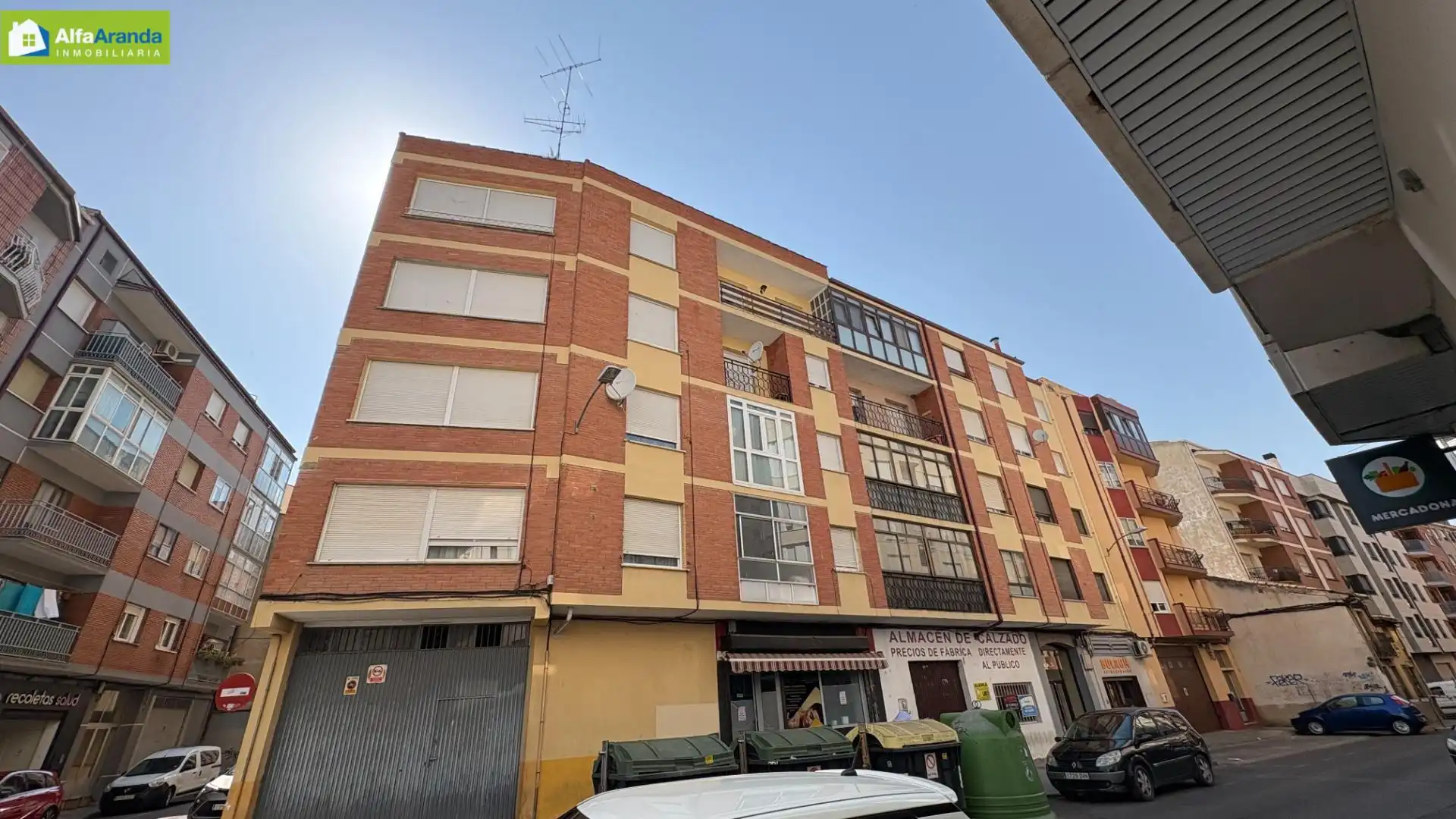 Außenansicht von Wohnung zum Verkauf in Aranda de Duero mit Heizung, Parkett und Terrasse