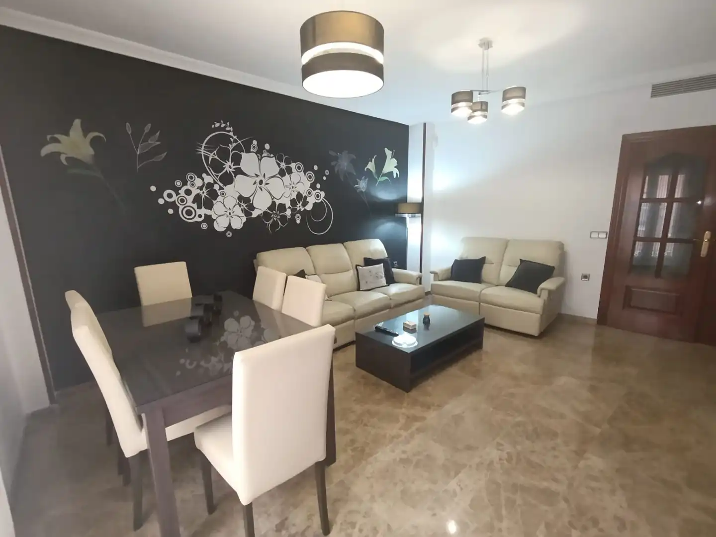 Living room of Flat for rent in Linares  with Air Conditioner, Heating and Storage room