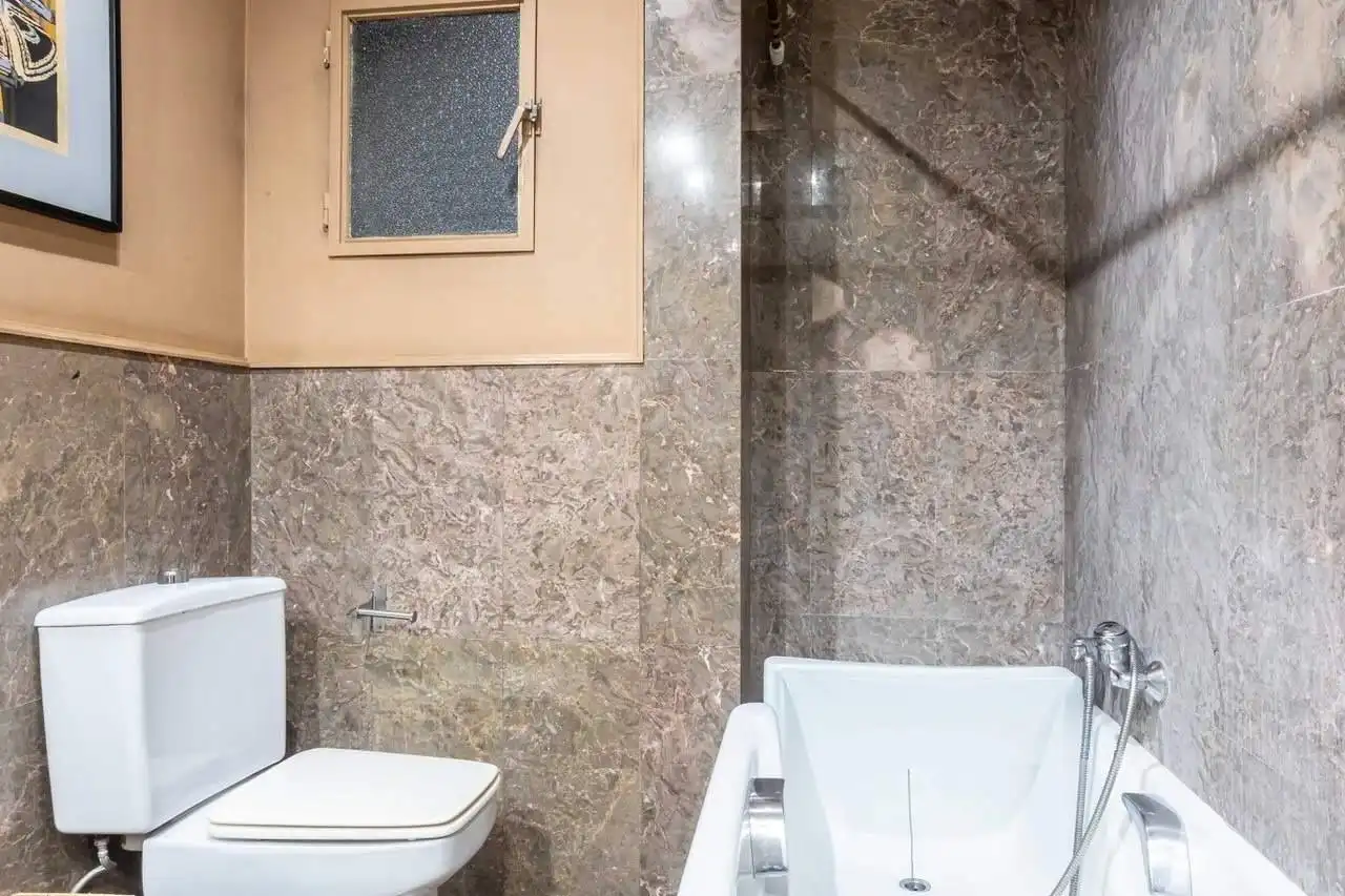 Bathroom of Flat for sale in Valencia  with Air Conditioner and Parquet flooring
