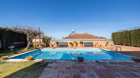 SE VENDE GRAN CASA CON PISCINA EN COLINAS BERMEJAS, MONACHIL - Ref. CUM7