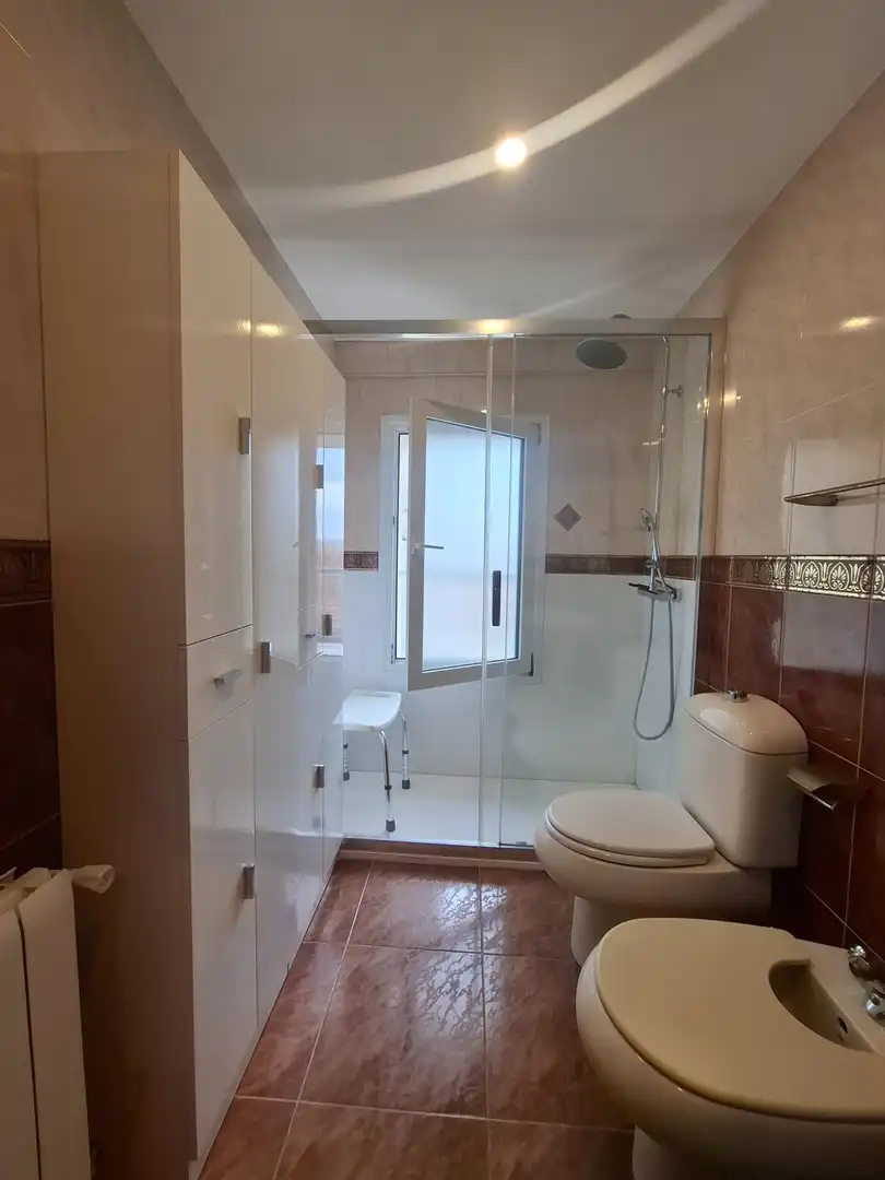 Bathroom of Flat for rent in Gijón   with Heating
