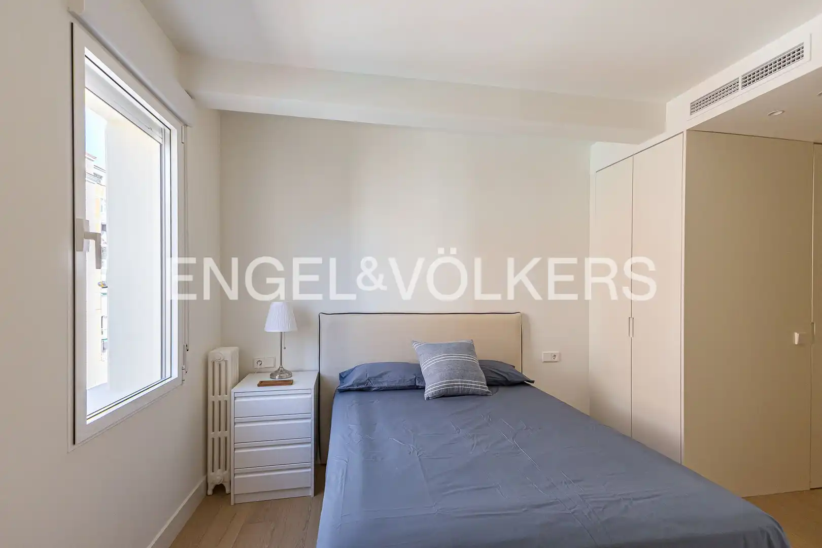 Schlafzimmer von Wohnung zur Miete in Madrid mit Klimaanlage, Heizung und Terrasse