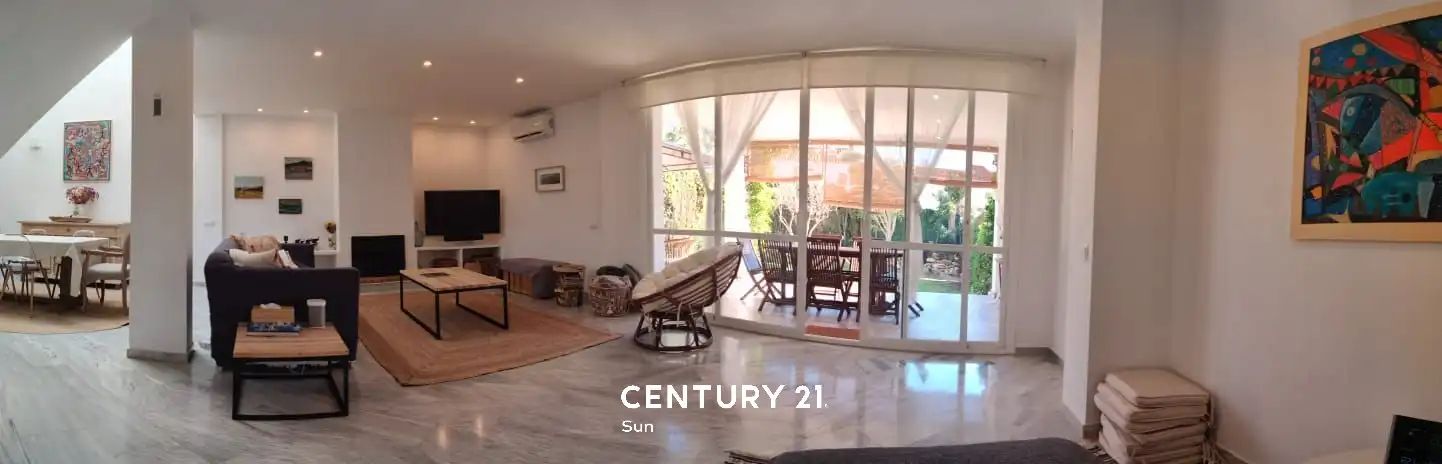 Sala de estar de Casa o chalet de alquiler en Estepona con Aire acondicionado, Jardín privado y Terraza