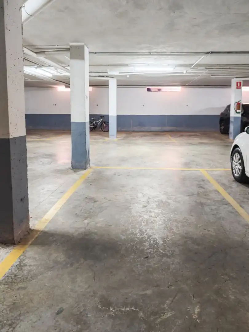 Planta baixa en venda a Avenida de Europa, Corinto - Almarda