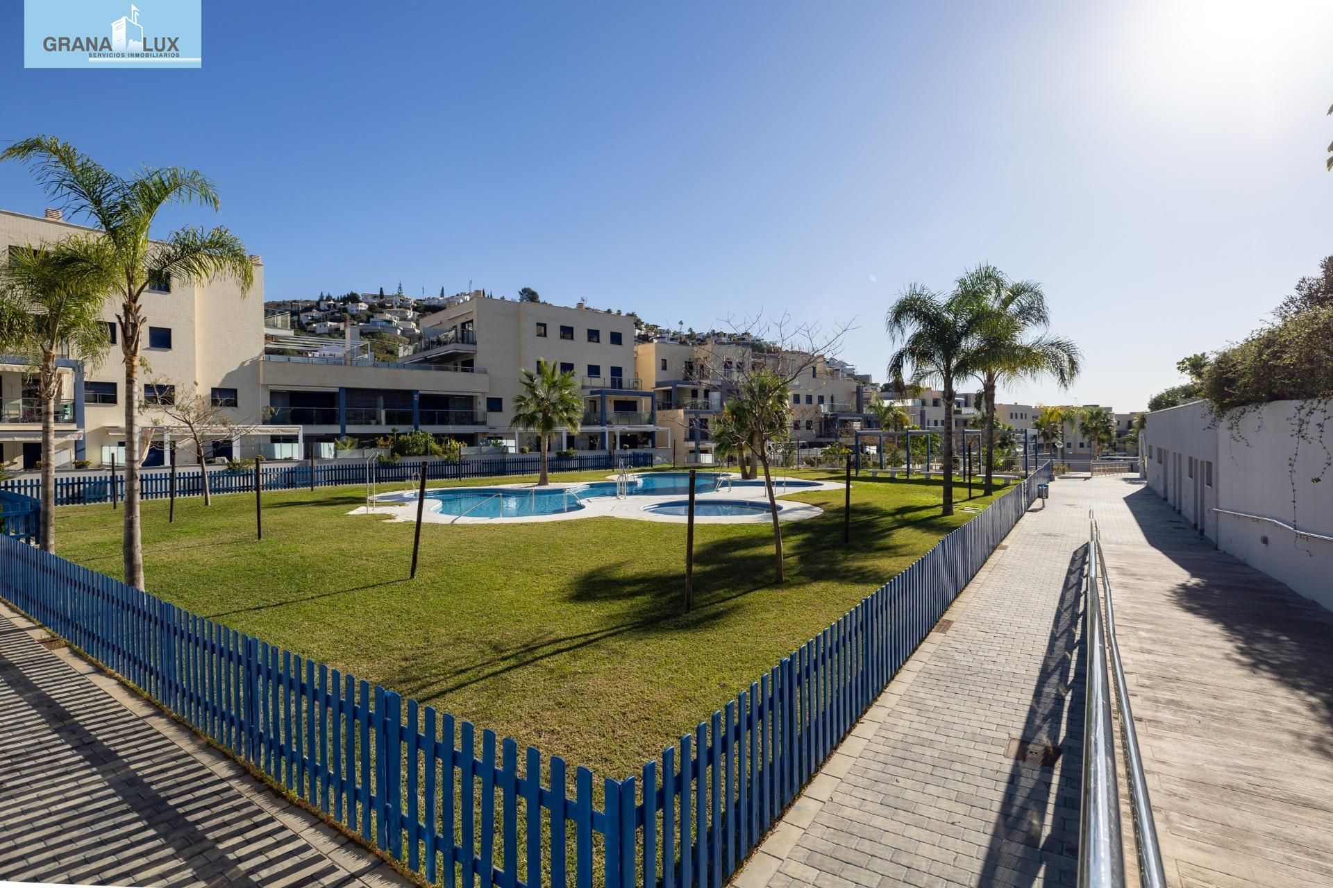 Vista exterior de Piso en venta en Almuñécar con Aire acondicionado, Jardín privado y Terraza