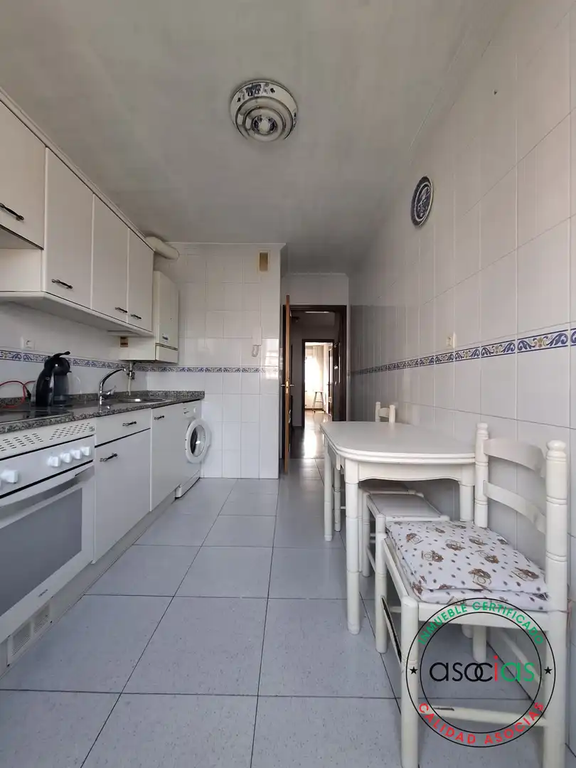 Cocina de Piso en venta en Gijón  con Calefacción, Parquet y Trastero