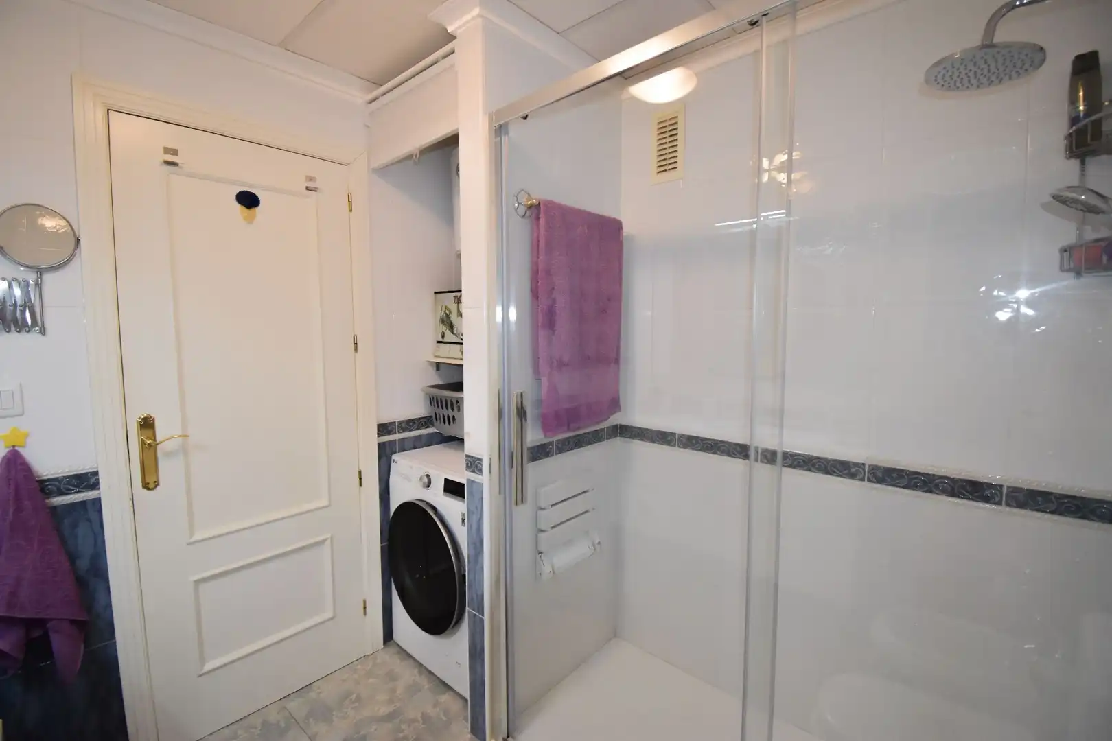 Baño de Apartamento de alquiler en Santa Pola con Aire acondicionado, Calefacción y Terraza