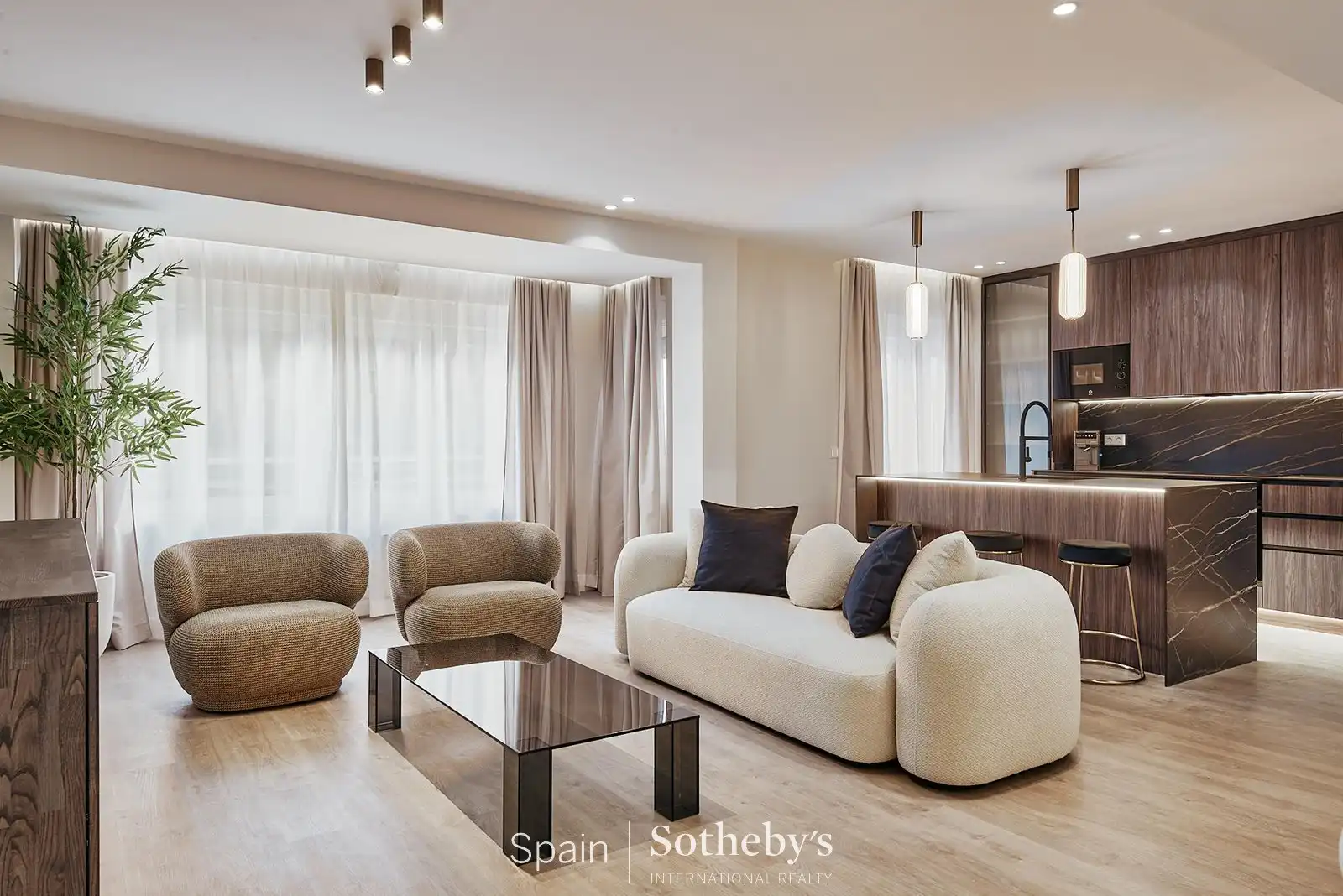 Sala d'estar de Apartament en venda en Madrid amb Aire condicionat, Calefacció i Terrassa