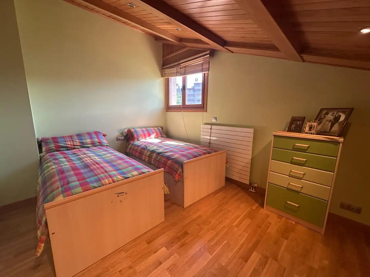 Habitación de Casa o chalet en venta en Jaca con Calefacción, Jardín privado y Parquet