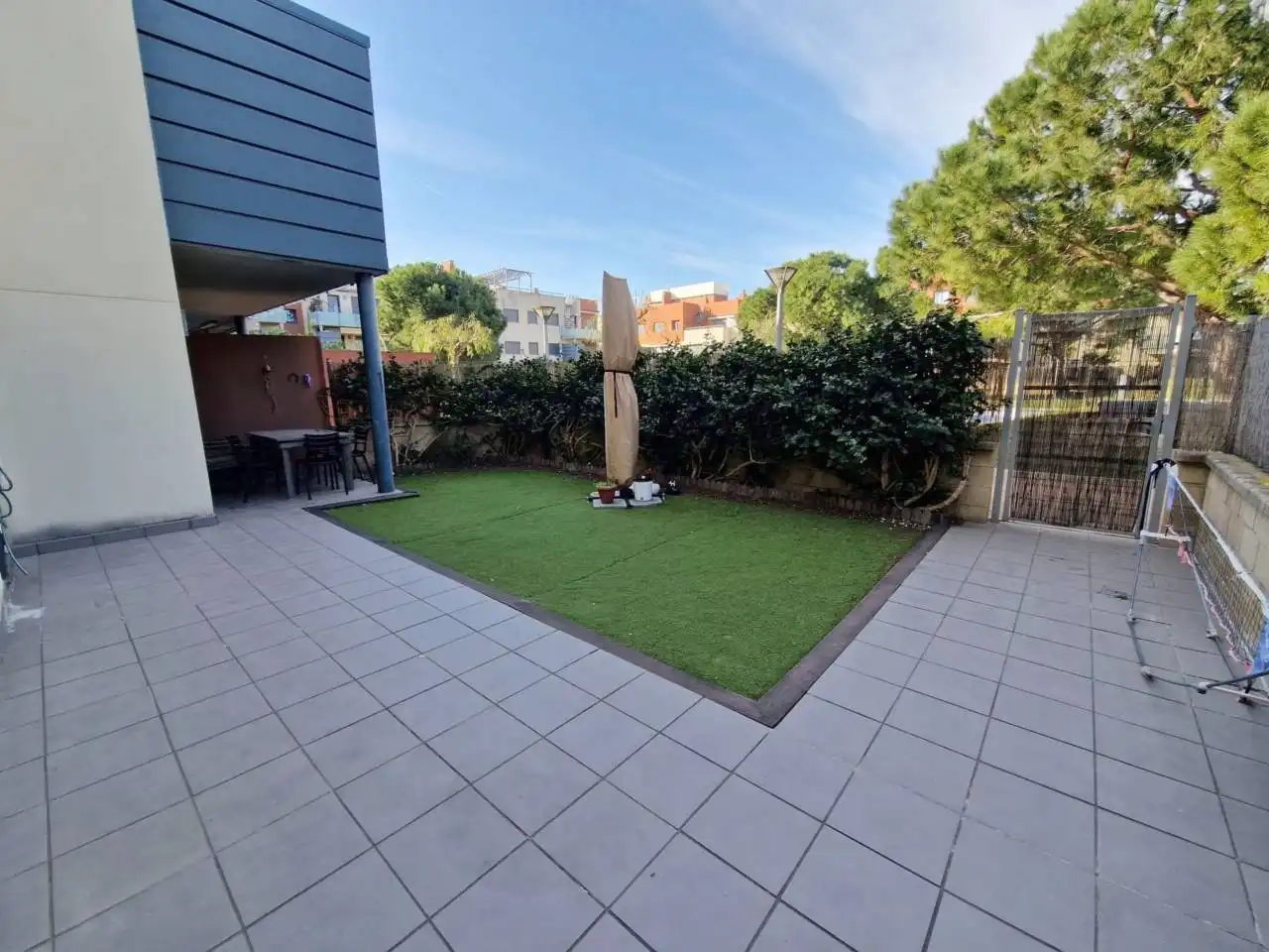 Terrassa de Pis de lloguer en Cubelles amb Aire condicionat, Calefacció i Jardí privat
