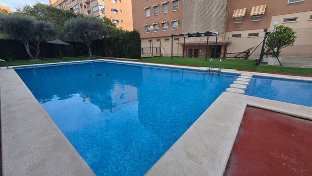 Piso en Venta en Altozano - Conde Lumiares