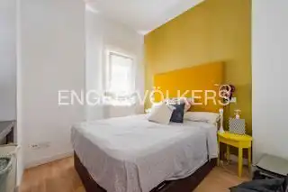Bedroom of Flat for rent in Madrid  with Air Conditioner, Heating and Furnished