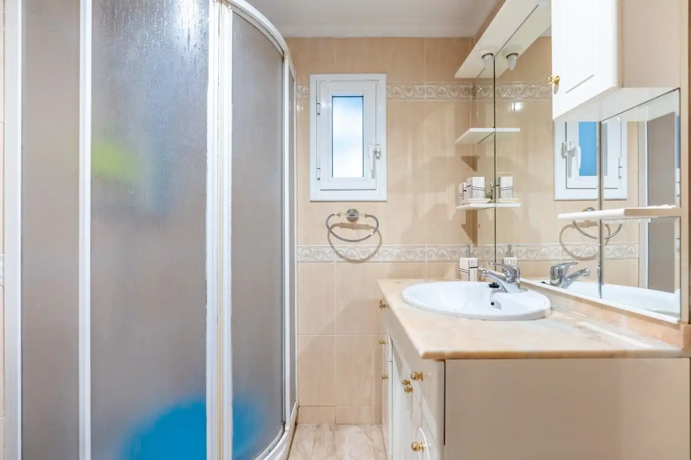 Baño de Piso en venta en Reus con Calefacción, Terraza y Balcón