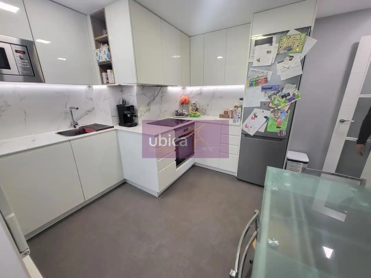 Cocina de Piso en venta en Vigo  con Calefacción y Trastero
