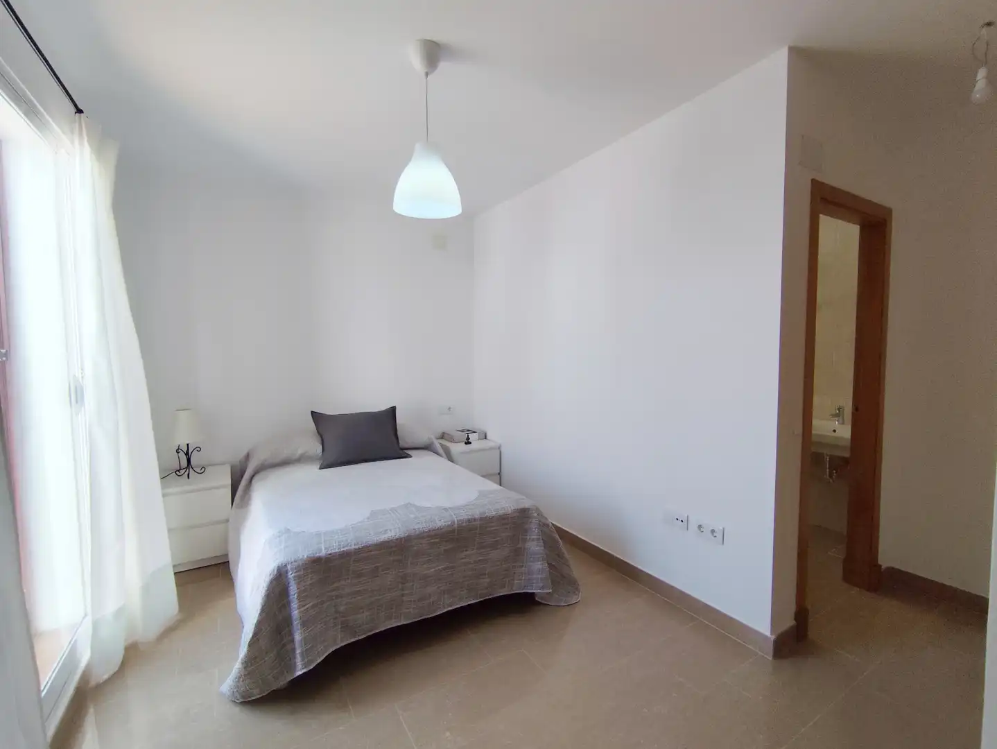 Habitación de Casa o chalet de alquiler en Sanlúcar de Barrameda con Terraza, Piscina y Amueblado