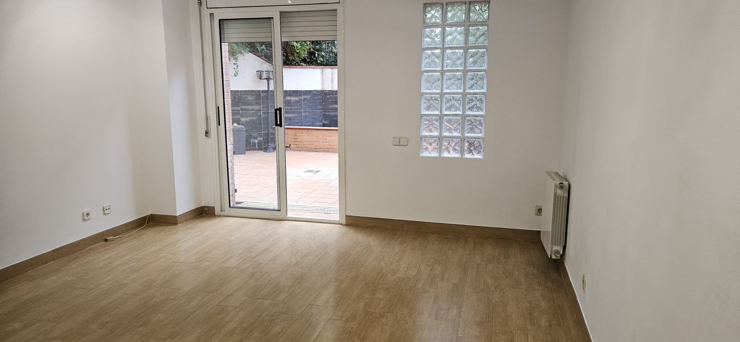 Sala d'estar de Pis en venda en Corbera de Llobregat amb Aire condicionat, Calefacció i Terrassa