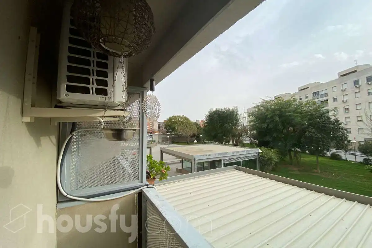 Terrasse von Wohnung zur Miete in Sevilla mit Klimaanlage, Terrasse und Balkon