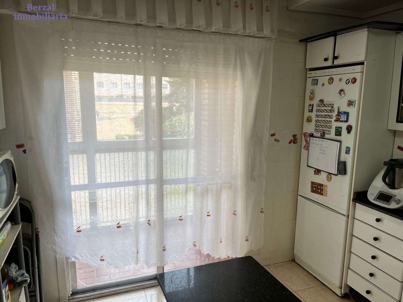Cuina de Pis en venda en  Logroño amb Calefacció, Jardí privat i Terrassa