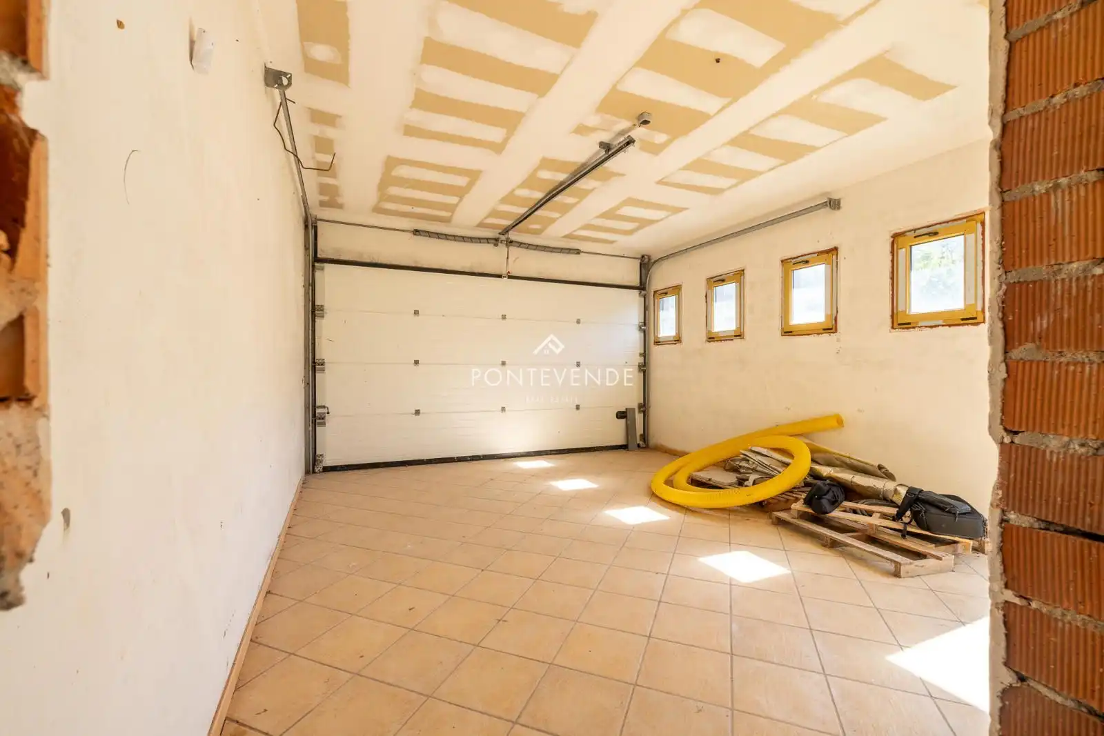 Aparcament de Casa o xalet en venda en Baiona amb Terrassa i Traster