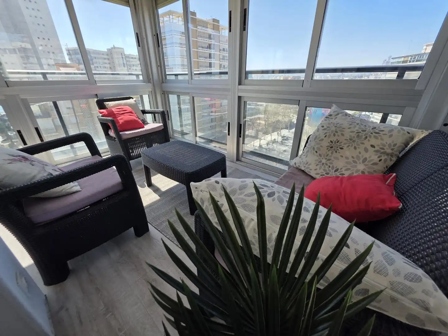 Terraza de Piso en venta en Benidorm con Calefacción, Amueblado y Piscina comunitaria