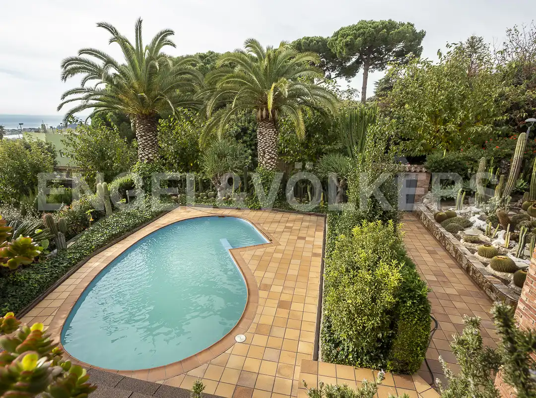 Piscina de Casa o xalet en venda en Premià de Dalt amb Aire condicionat, Calefacció i Jardí privat