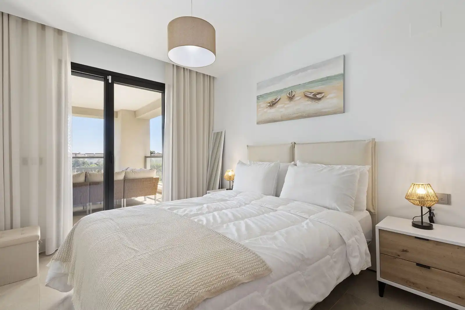 Dormitori de Apartament en venda en Casares amb Aire condicionat, Terrassa i Moblat