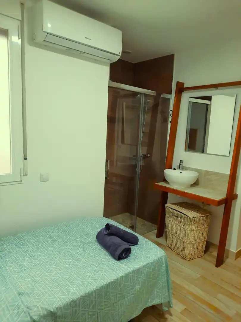 Baño de Piso para compartir en Campanar