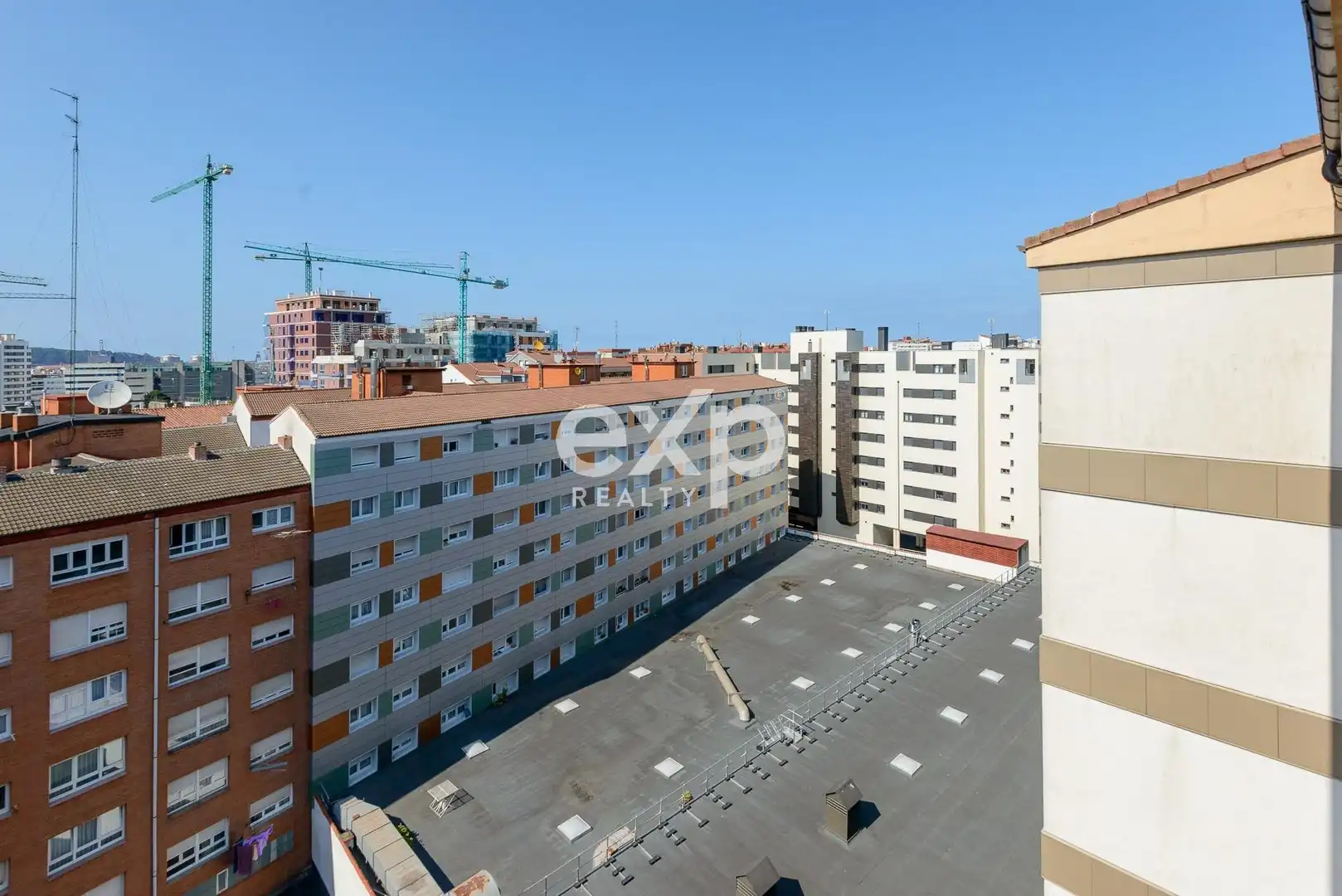 Vista exterior de Piso en venta en Gijón  con Calefacción y Amueblado