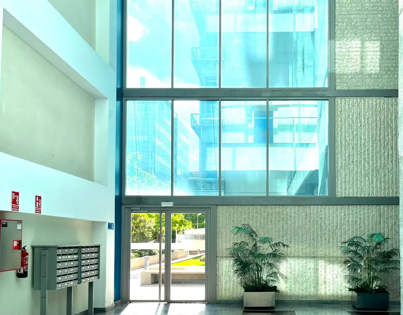 Vista exterior de Oficina de lloguer en Madrid amb Aire condicionat, Calefacció i Terrassa