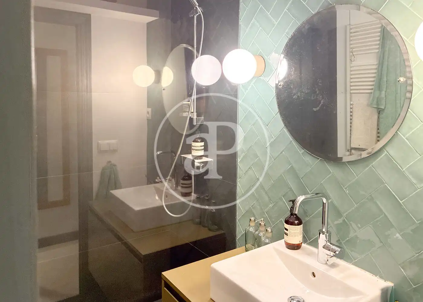 Bathroom of Flat for rent in Madrid  with Heating and Furnished