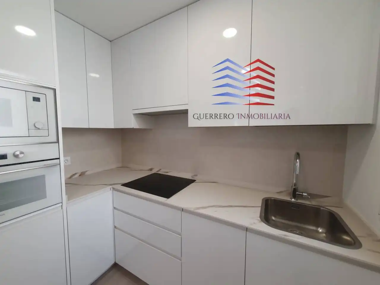 Cocina de Apartamento de alquiler en Madrid con Aire acondicionado, Calefacción y Alarma