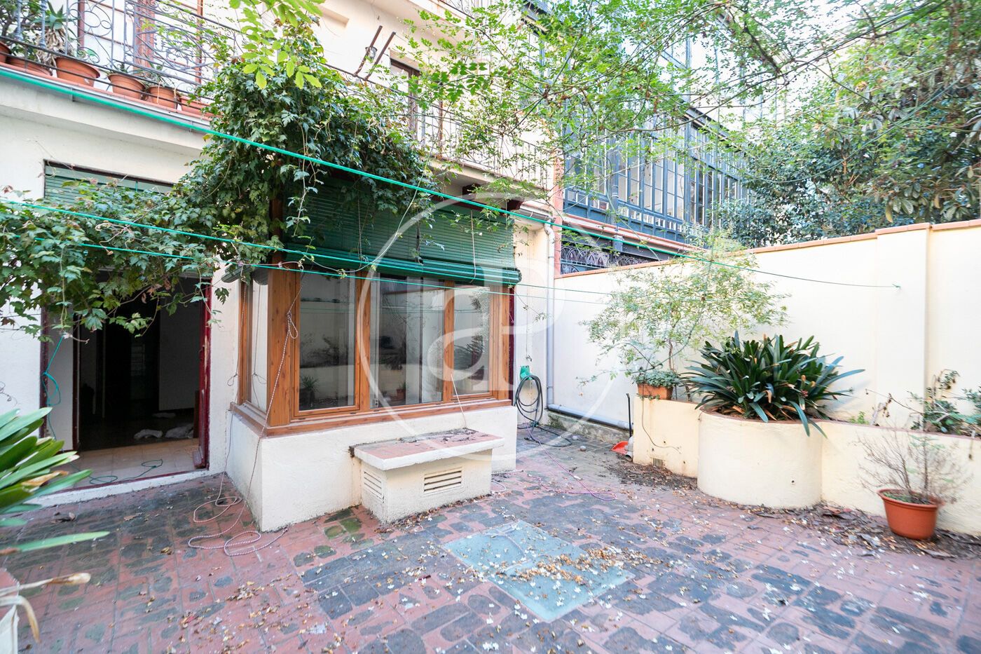 Exterior view of Flat for sale in  Barcelona Capital  with Heating, Private garden and Terrace