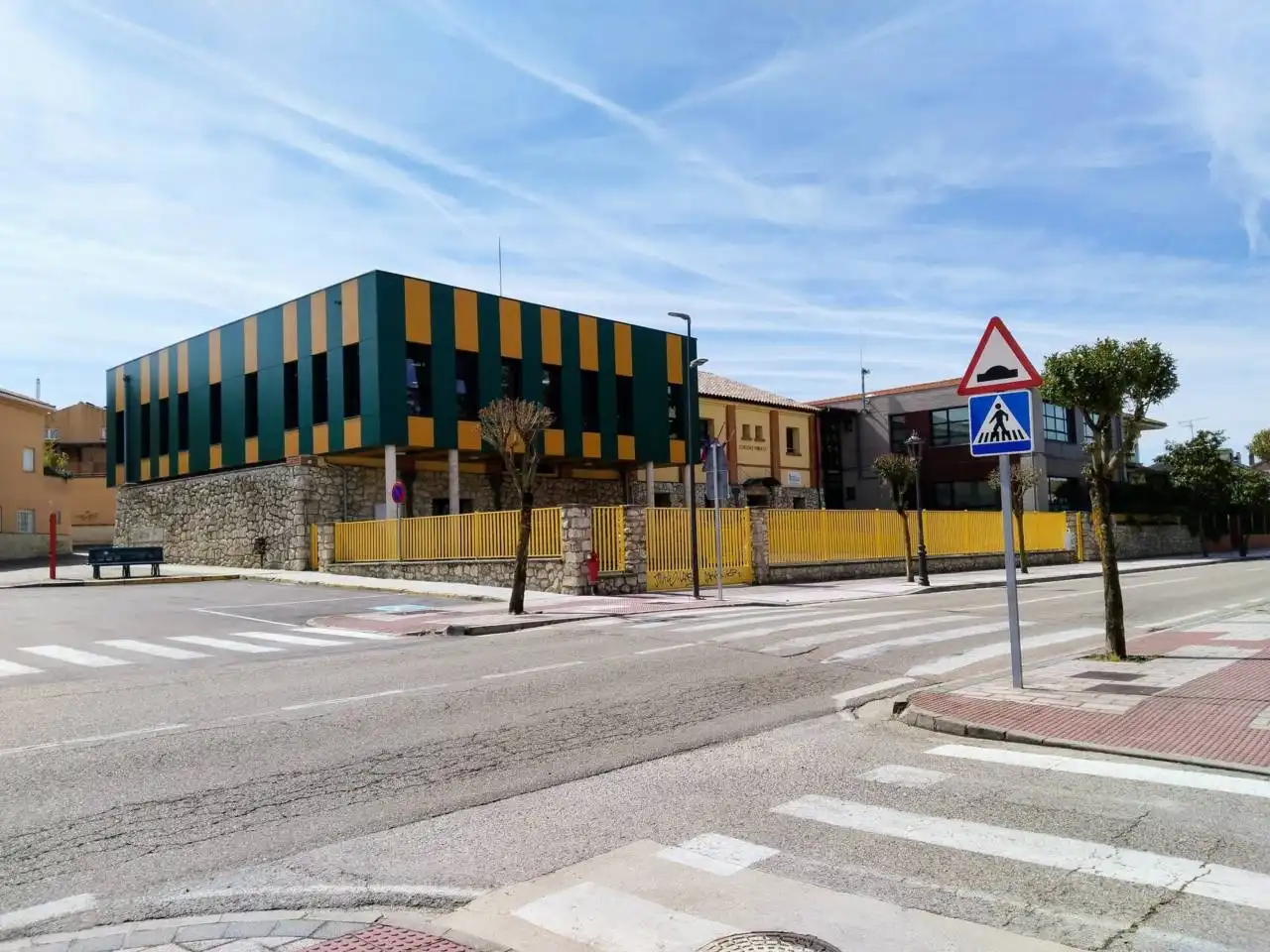 Vista exterior de Casa o xalet en venda en Villagonzalo Pedernales amb Moblat
