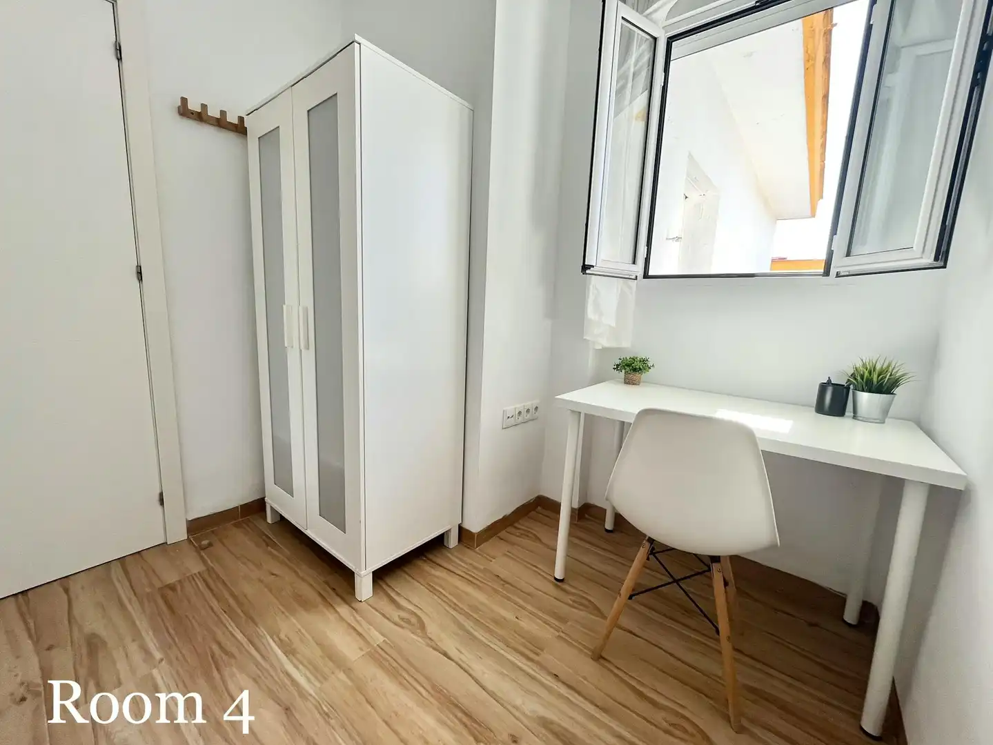Habitación de Piso para compartir en Sevilla con Amueblado, Lavadora y TV
