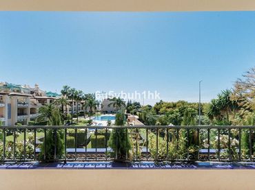 Àtic amb piscina en venda a Milla de Oro