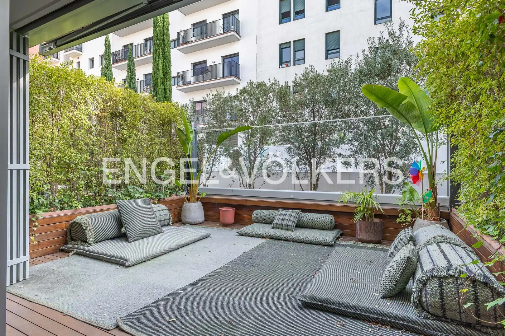 Terrassa de Casa o xalet en venda en Barcelona amb Aire condicionat, Calefacció i Jardí privat