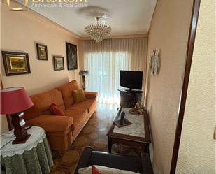 Living room of Flat for sale in  Madrid Capital  with Heating and Furnished