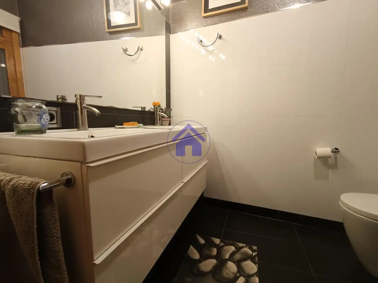 Bathroom of Flat for rent in Vigo   with Heating, Parquet flooring and Terrace