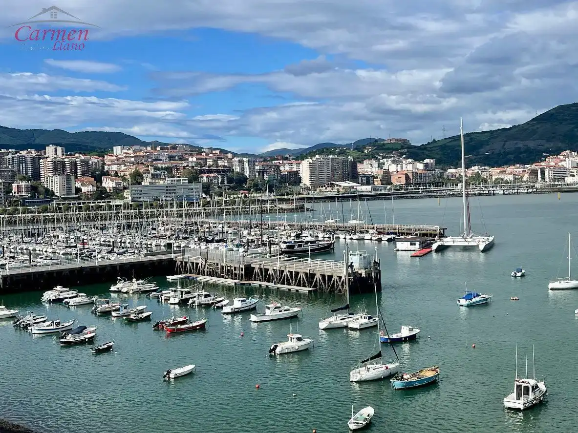 Vista exterior de Dúplex en venta en Getxo  con Calefacción, Terraza y Trastero