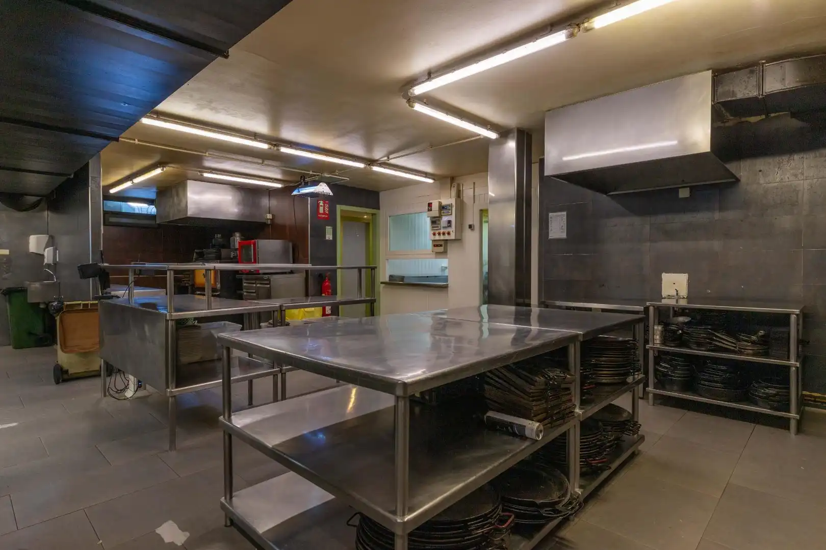 Kitchen of Commercial properties for sale in Sant Cugat del Vallès